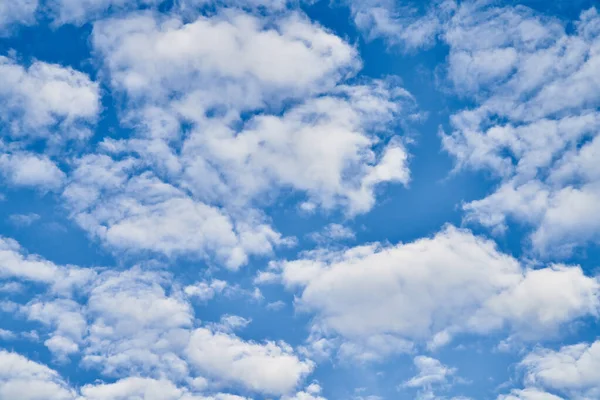 Beatiful Blue Sky Clouds Sunny Day — Stock Photo, Image