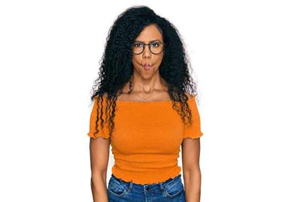 Donna Afroamericana Del Medioevo Che Indossa Abiti Casual Occhiali Che — Foto Stock