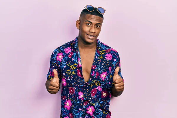 Young Black Man Wearing Hawaiian Shirt Sunglasses Success Sign Doing — Stock Fotó