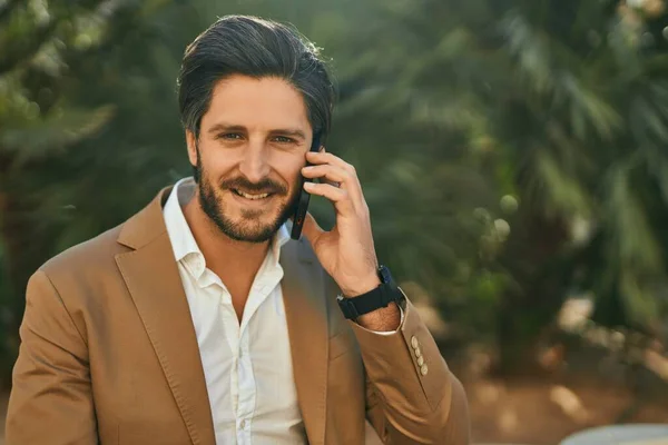 Young Hispanic Businessman Smiling Happy Talking Smartphone City — Stock Photo, Image