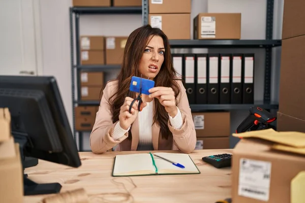 Junge Brünette Frau Die Commerce Von Kleinunternehmen Arbeitet Und Die — Stockfoto