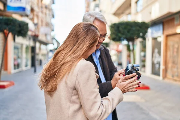 Middle Age Man Woman Couple Holding Professional Camera Street — Stock Photo, Image