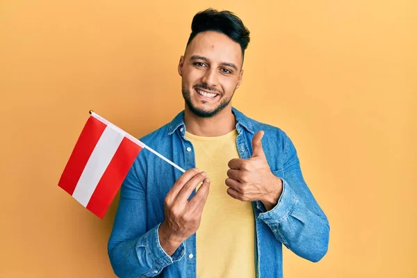 Junger Arabischer Mann Mit Österreich Fahne Lächelt Glücklich Und Positiv — Stockfoto