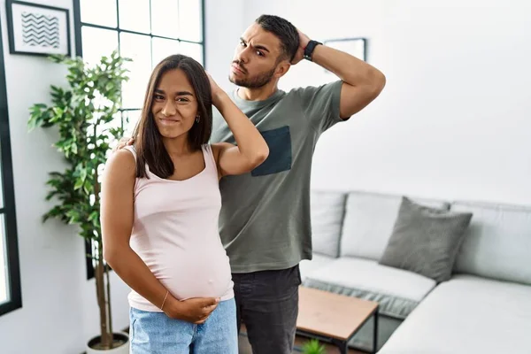 Joven Pareja Interracial Esperando Bebé Tocando Vientre Embarazada Confundir Preguntarse — Foto de Stock