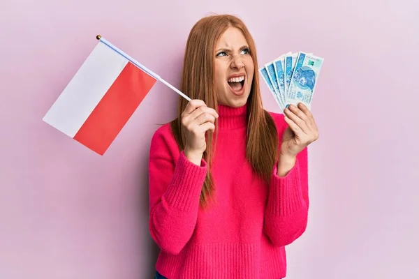 Jonge Ierse Vrouw Met Poland Vlag Zloty Bankbiljetten Boos Gek — Stockfoto