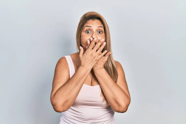 Middle Age Hispanic Woman Wearing Casual Style Sleeveless Shirt Shocked — Stock Photo, Image