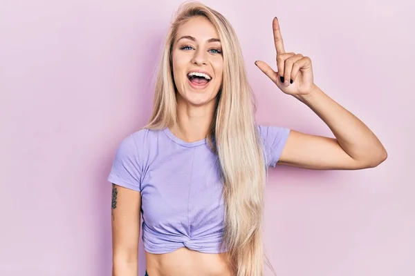 Young Beautiful Caucasian Woman Wearing Casual Shirt Pointing Finger Successful — стоковое фото