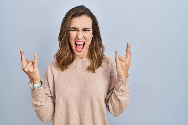 Young Woman Standing Isolated Background Shouting Crazy Expression Doing Rock — Stock Fotó