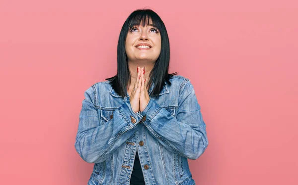 Young Hispanic Woman Wearing Casual Clothes Begging Praying Hands Together — Stock Photo, Image