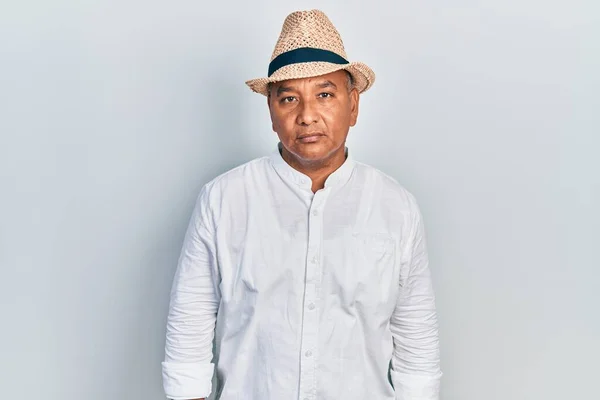 Homem Latino Meia Idade Vestindo Roupas Casuais Chapéu Com Expressão — Fotografia de Stock