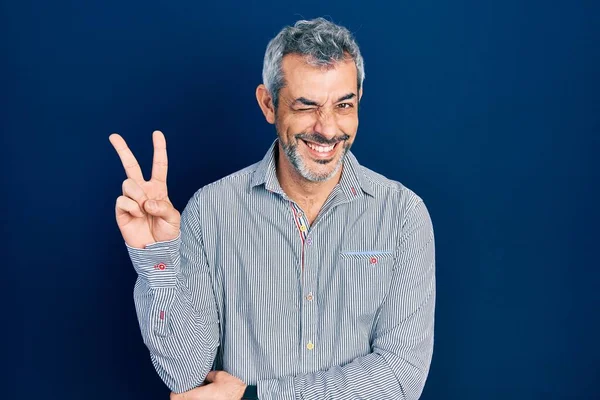 Hombre Guapo Mediana Edad Con Pelo Gris Vistiendo Camisa Negocios — Foto de Stock