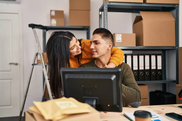 Man Woman Ecommerce Business Workers Hugging Each Other Working Ecommerce — 스톡 사진
