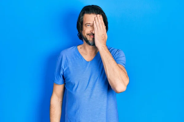 Middle Age Caucasian Man Wearing Casual Clothes Covering One Eye — Stock Photo, Image