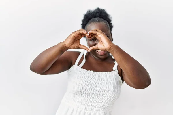 Jeune Femme Africaine Debout Sur Fond Blanc Isolé Faisant Forme — Photo