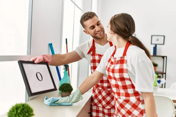 Young Caucasian Couple Cleaning Home — Stock Photo, Image