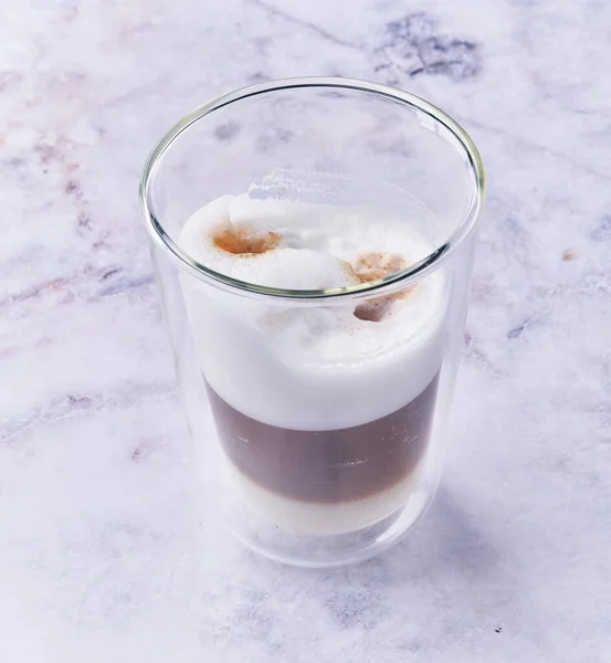 Egy Pohár Cappuccino Kávé Porcelán Felületen — Stock Fotó
