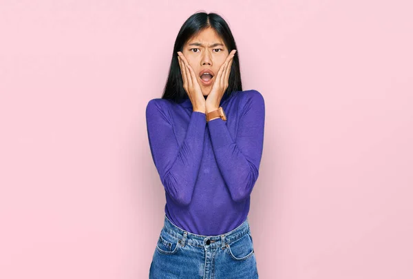 Beautiful Young Asian Woman Wearing Casual Clothes Afraid Shocked Surprise — Stock Photo, Image
