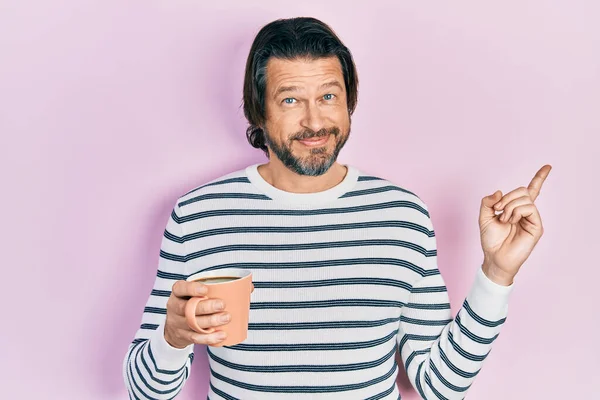 Middle Age Caucasian Man Drinking Cup Coffee Smiling Happy Pointing — Stock Photo, Image