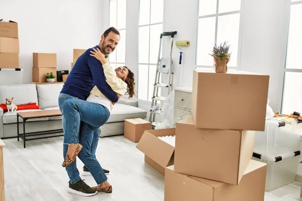 Middle Age Hispanic Couple Smiling Happy Dancing New Home — Stock Photo, Image