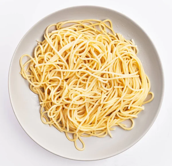 Teller Mit Italienischen Spaghetti Pasta Auf Weißem Hintergrund — Stockfoto