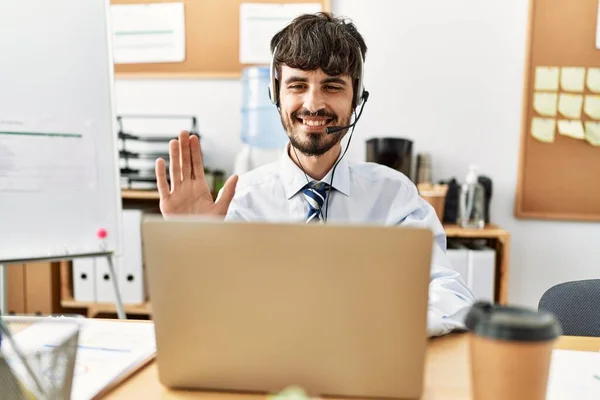Young Hispanic Call Center Agent Man Having Video Call Working — Stock Photo, Image
