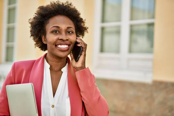 Beautiful Business African American Woman Afro Hair Smiling Happy Confident — Stock Photo, Image