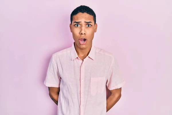 Young African American Guy Wearing Casual Clothes Scared Amazed Open — Fotografia de Stock