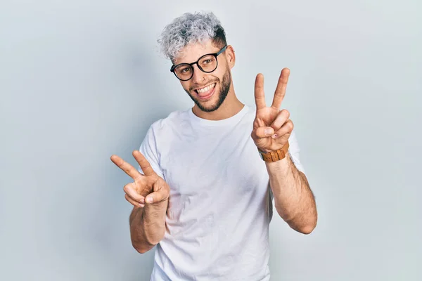 Young Hispanic Man Modern Dyed Hair Wearing White Shirt Glasses — Fotografia de Stock