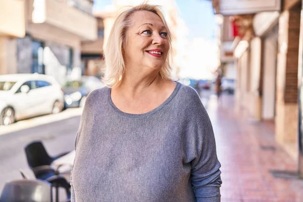 Middle Age Blonde Woman Smiling Confident Standing Street — Stock Photo, Image