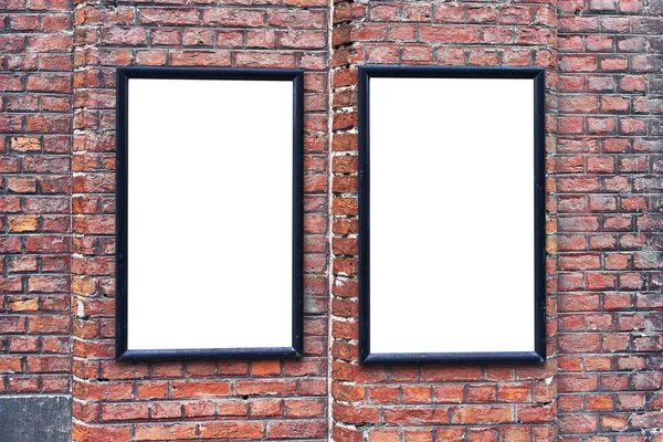Dwa Puste Puste Transparenty Ceglanej Powierzchni — Zdjęcie stockowe