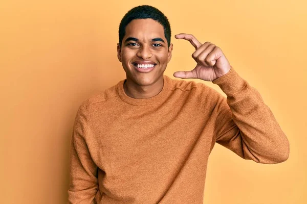 Young Handsome Hispanic Man Wearing Casual Winter Sweater Smiling Confident — Photo