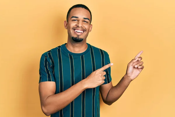 Young African American Man Wearing Casual Clothes Smiling Looking Camera — Stock Photo, Image