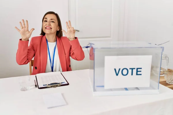 Belle Femme Hispanique Âge Moyen Aux Élections Politiques Assis Par — Photo