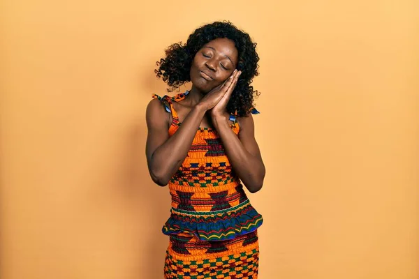 Young African American Woman Wearing Traditional African Clothes Sleeping Tired — ストック写真