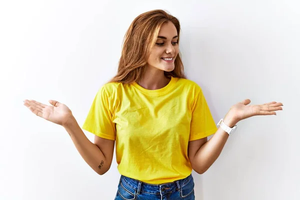 Young Brunette Woman Standing Isolated Background Smiling Showing Both Hands — Stockfoto