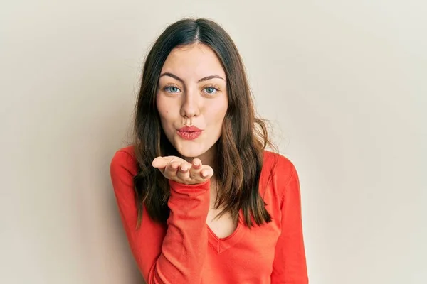 Young Brunette Woman Wearing Casual Clothes Looking Camera Blowing Kiss — Stock Photo, Image