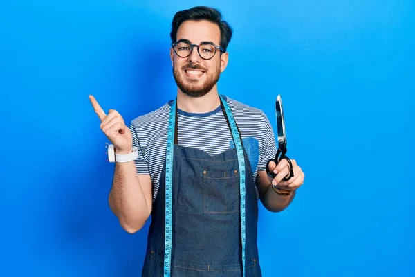 Handsome Caucasian Man Beard Dressmaker Designer Wearing Atelier Apron Holding — Stock Photo, Image