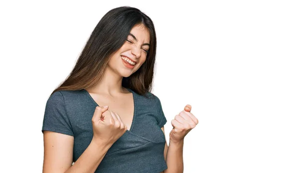 Young Beautiful Teen Girl Wearing Casual Crop Top Shirt Excited — Stok fotoğraf