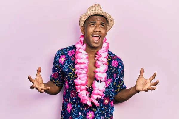 Young Black Man Wearing Summer Shirt Hawaiian Lei Crazy Mad — Foto de Stock