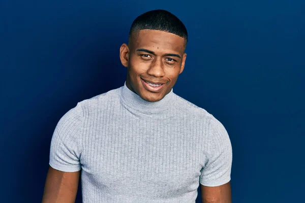 Young Black Man Wearing Casual Shirt Looking Positive Happy Standing — Fotografia de Stock