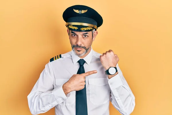 Handsome Middle Age Man Grey Hair Wearing Airplane Pilot Uniform — Stock Fotó