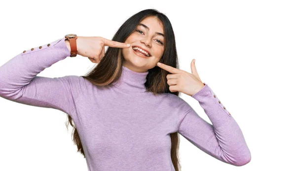 Young Beautiful Teen Girl Wearing Turtleneck Sweater Smiling Cheerful Showing — Photo