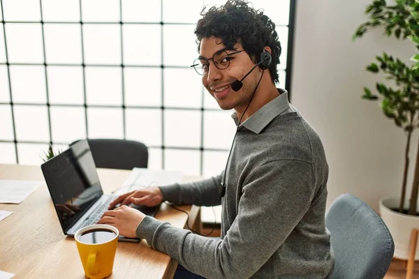 Young Hispanic Call Center Agent Man Smiling Happy Working Office — Stock Photo, Image