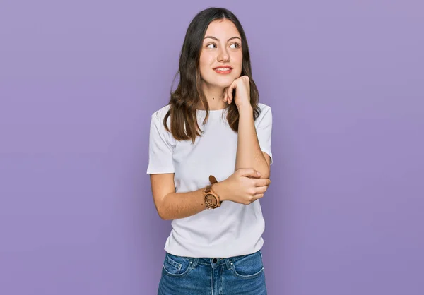 Young Beautiful Woman Wearing Casual White Shirt Hand Chin Thinking — Stock Photo, Image