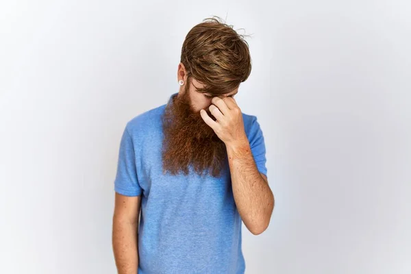 Caucasian Man Long Bear Standing Isolated Background Tired Rubbing Nose — Foto de Stock