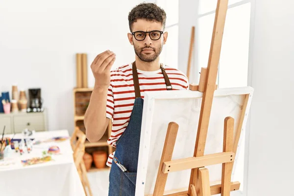 Hombre Joven Árabe Estudio Arte Haciendo Gesto Italiano Con Mano — Foto de Stock