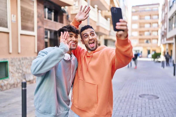 Two Man Couple Making Selfie Smartphone Street — стоковое фото