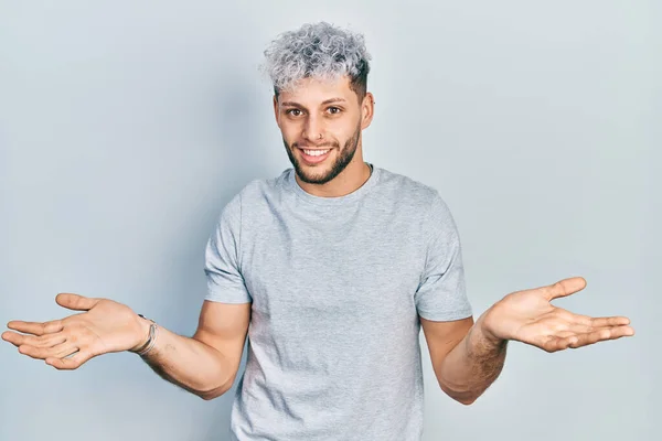 Young Hispanic Man Modern Dyed Hair Wearing Casual Grey Shirt — Zdjęcie stockowe