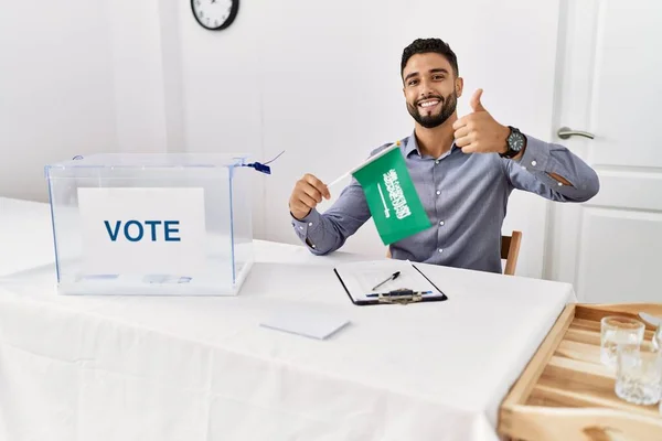 Homem Bonito Novo Com Barba Eleição Campanha Política Que Prende — Fotografia de Stock