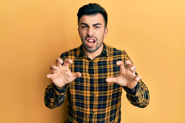 Joven Hombre Hispano Vistiendo Ropa Casual Sonriendo Divertido Haciendo Gesto — Foto de Stock